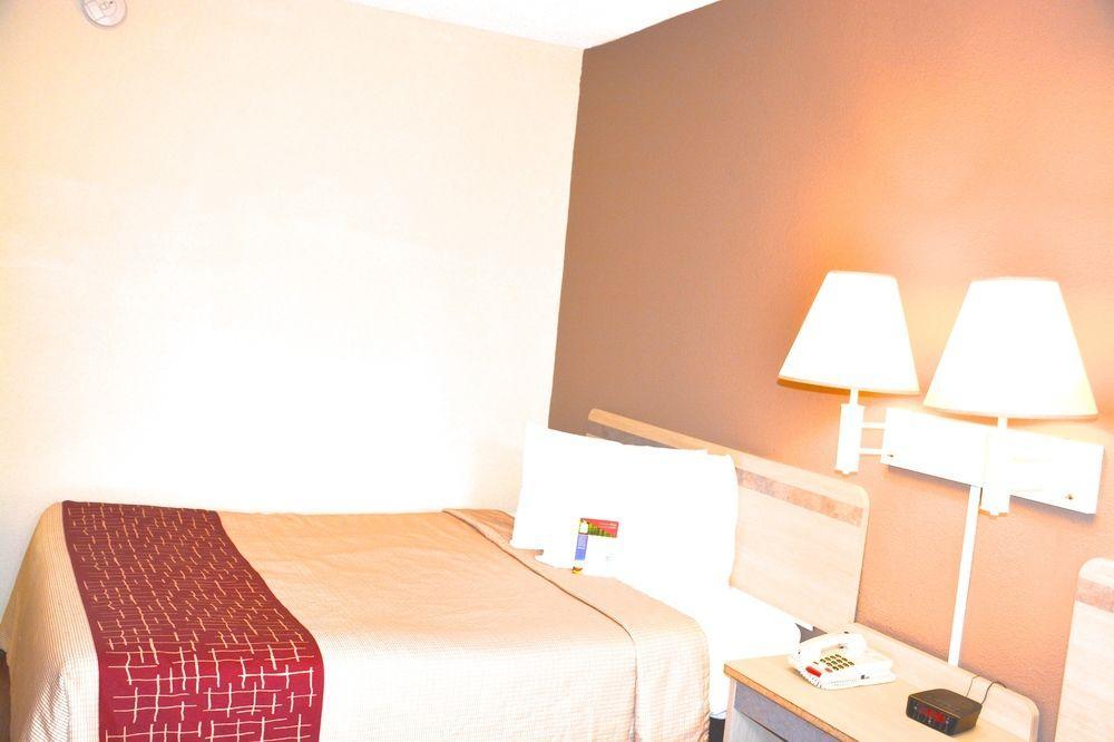 Red Roof Inn וולטרבורו מראה חיצוני תמונה